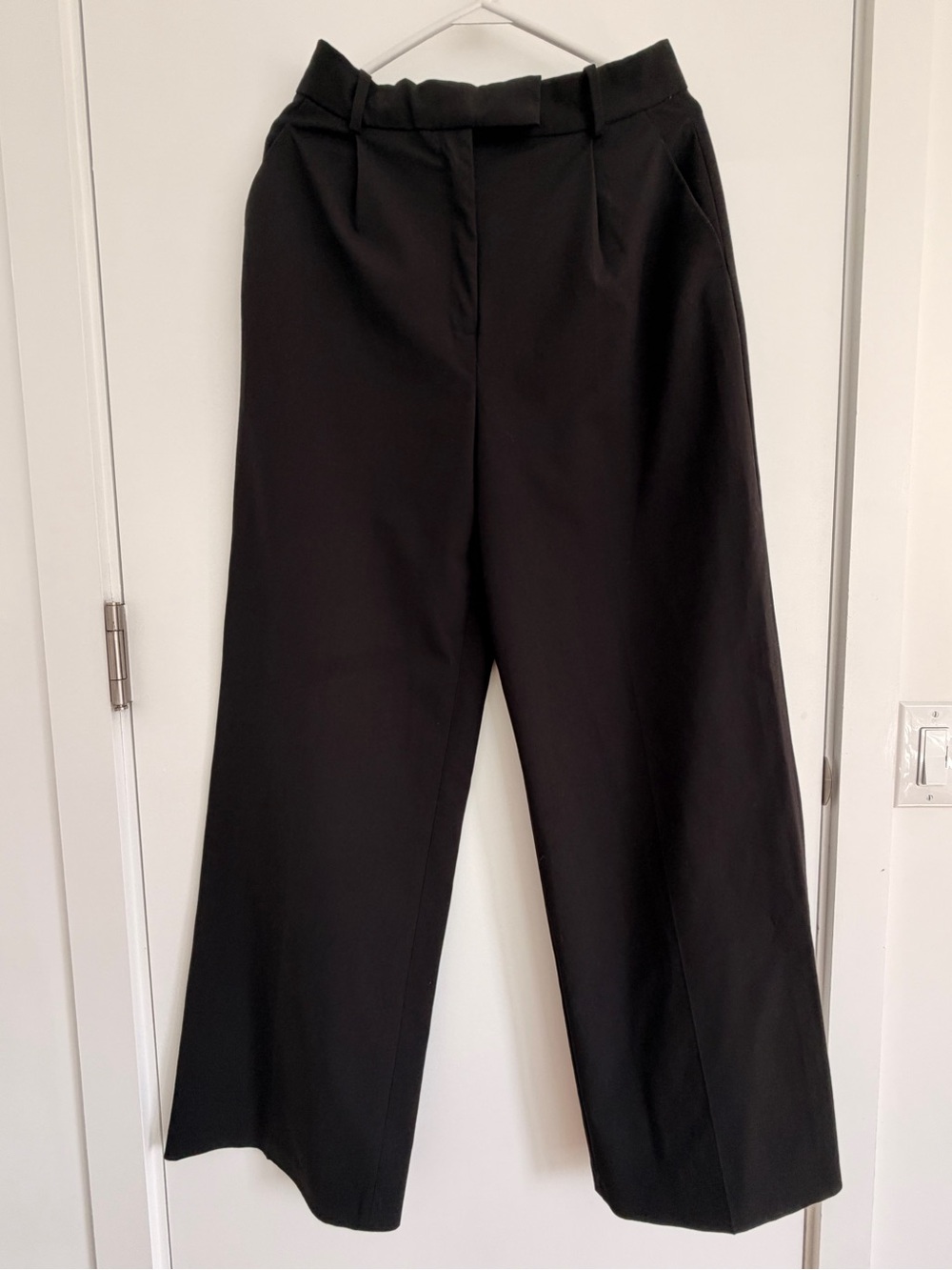 Zara- Women’s Black Wide-Leg Trousers